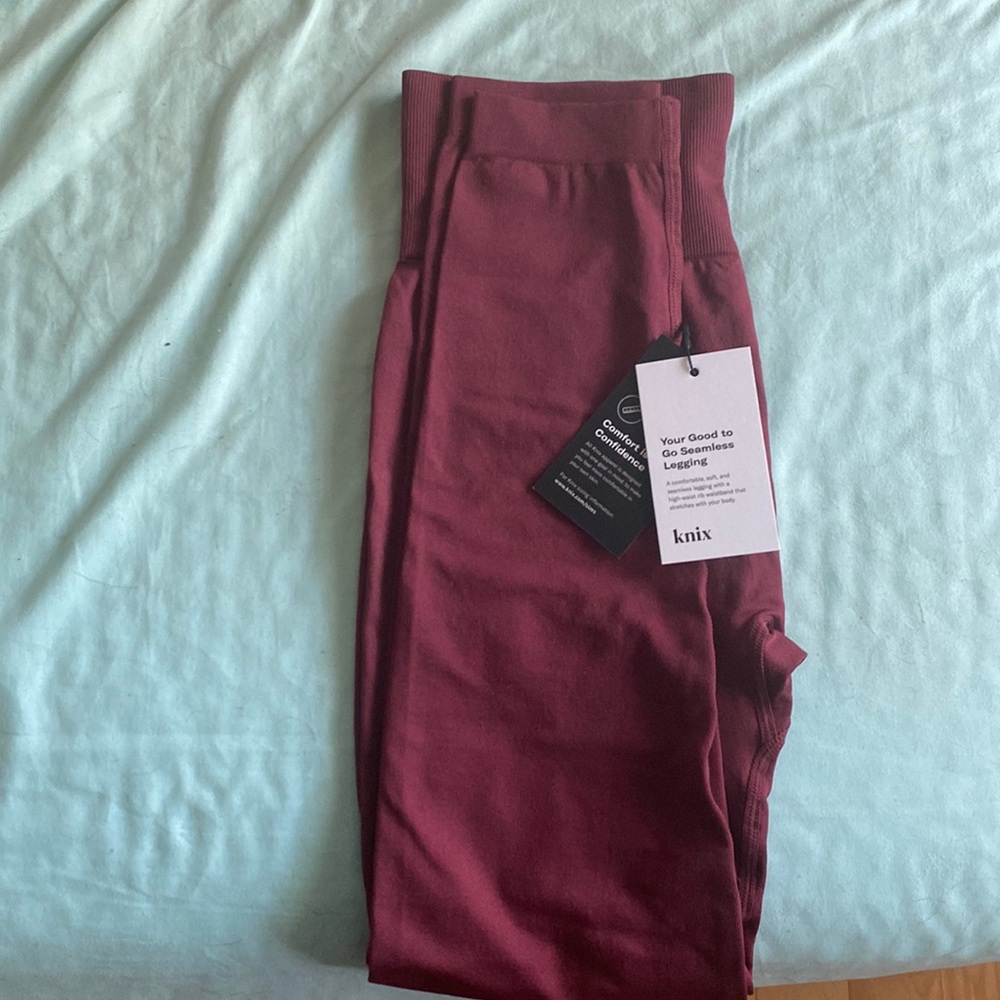 NWT Knix Good to Go Seamless Leggings - Dark Cherry